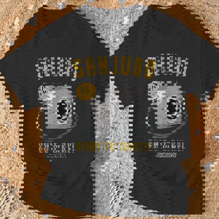 傘寿祝い 旅行好き 写真好き 撮影好き カメラ レトロ 父 母 男性 女性 80歳お祝い Ready To Travel Tシャツ 高齢者への贈り物