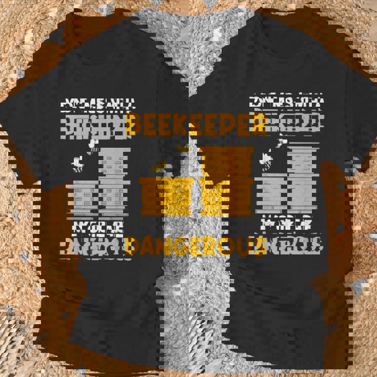 収穫養蜂家 これらを植えてミツバチを救いましょう Tシャツ 高齢者への贈り物