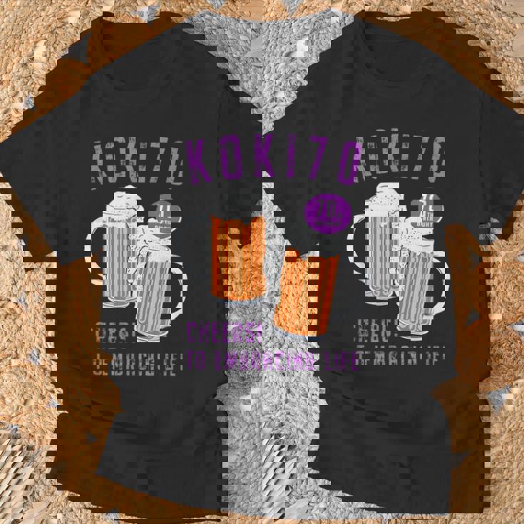 古希祝い ビール好き 酒好き 父 母 男性 女性 70歳お祝い Cheers To Embracing Life Tシャツ 高齢者への贈り物