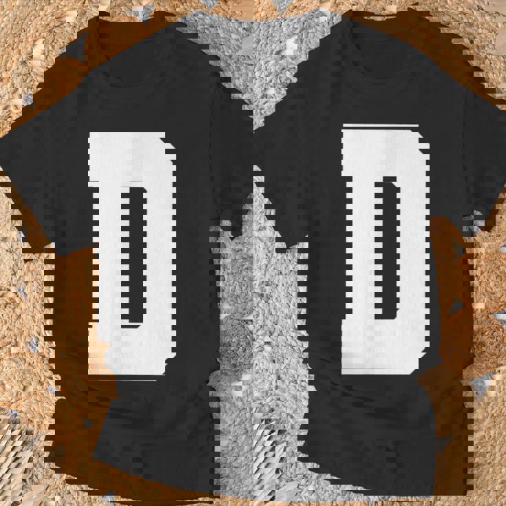 大文字 D アルファベットモノグラム イニシャル Tシャツ 高齢者への贈り物