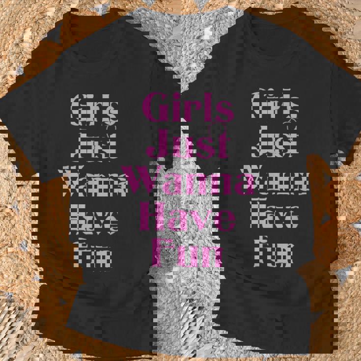 女の子はただ楽しみたいだけ Tシャツ 高齢者への贈り物