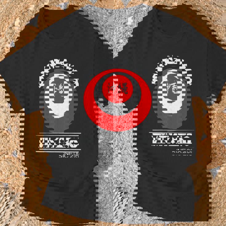 宮古島 沖縄島 日本 沖縄うちなんちゅ 琉球 Tシャツ 高齢者への贈り物