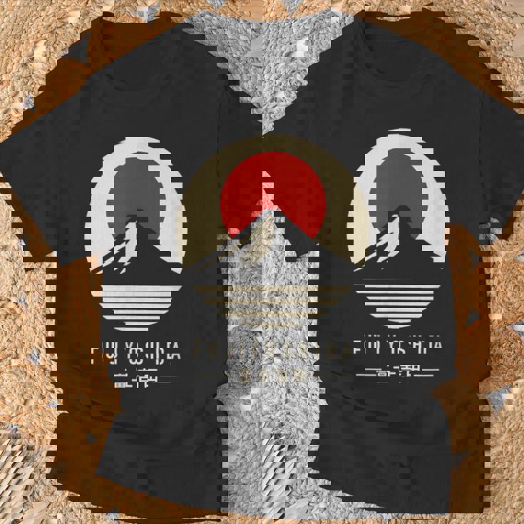 富士吉田 日本 Tシャツ 高齢者への贈り物