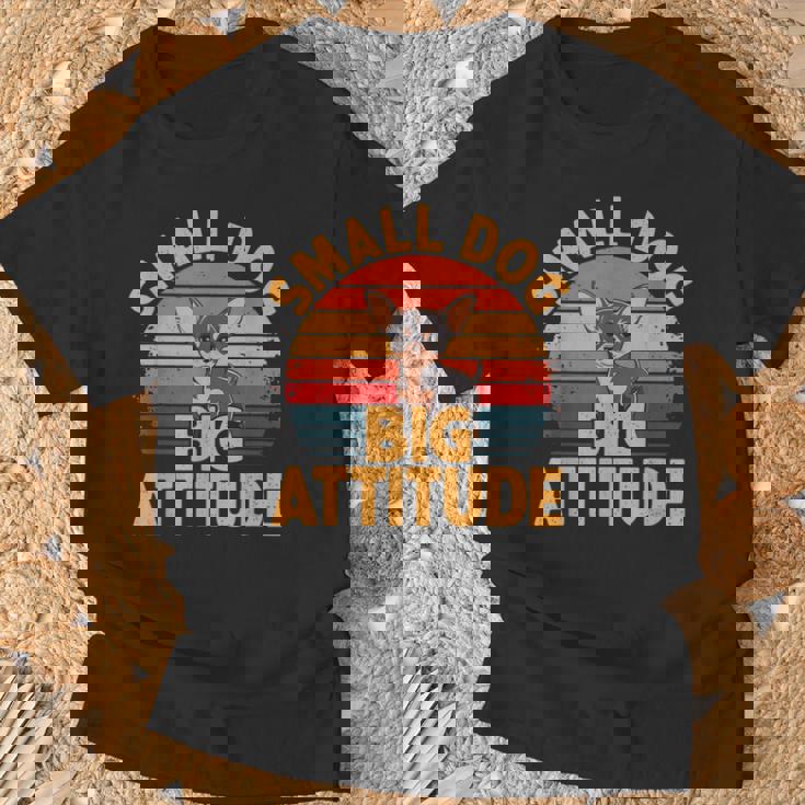 小型犬 大きな態度 レトロ 犬 品種 チワワ Tシャツ 高齢者への贈り物