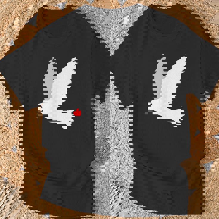 平和への愛を込めた白い鳩 Tシャツ 高齢者への贈り物