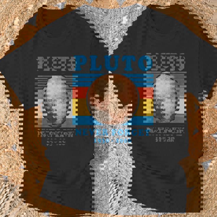 惑星冥王星を忘れてはいけないオタク天文学楽しい宇宙レトロ Tシャツ 高齢者への贈り物