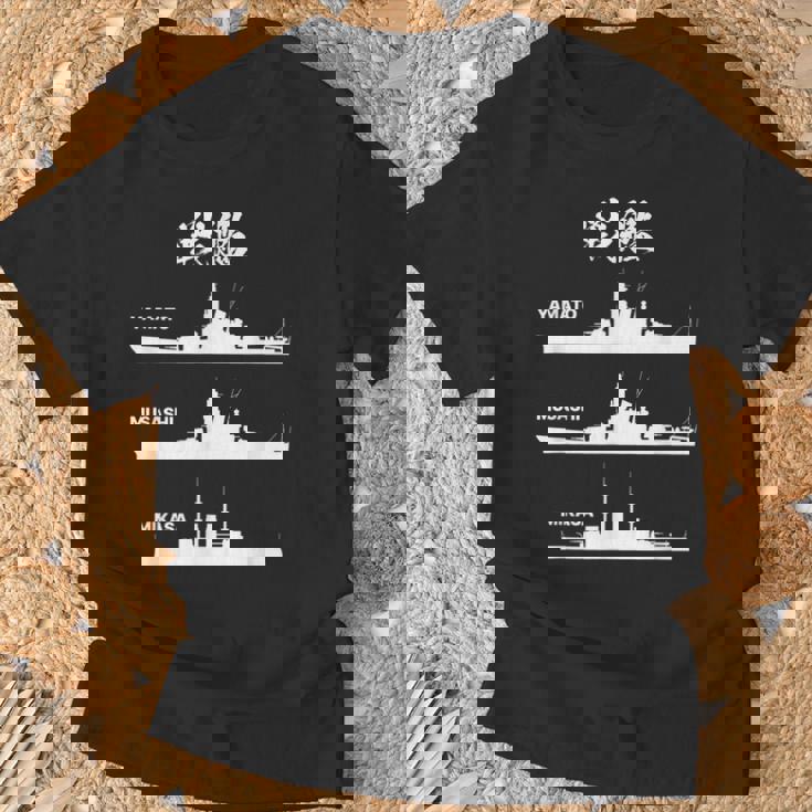 戦艦【大和 武蔵 三笠】軍艦 シルエット 日本 大日本帝国 海軍 帝国海軍 船 面白い ネタ 文字入り ウケ狙い Tシャツ 高齢者への贈り物