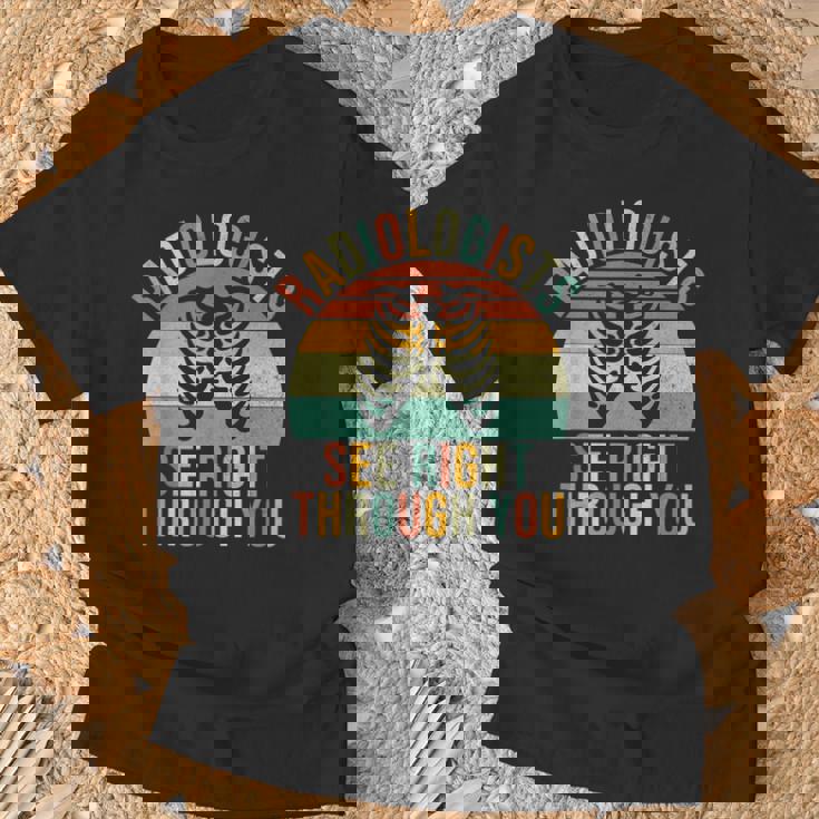 放射線科医があなたを通して見る放射線科 Tシャツ 高齢者への贈り物