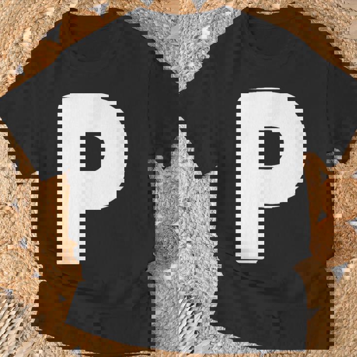 文字p 大文字 アルファベット モノグラム イニシャル Tシャツ 高齢者への贈り物