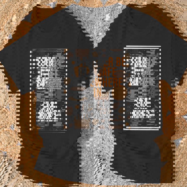 旅行とコーヒー愛好家 バタムインドネシア Tシャツ 高齢者への贈り物