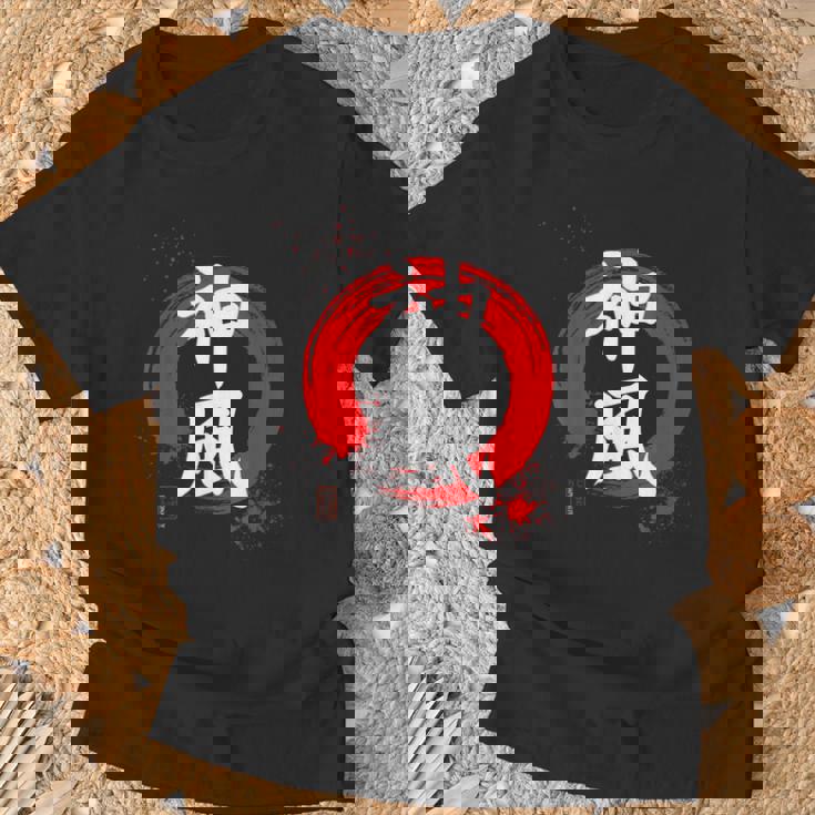 日本語漢字「神風」 赤円相 Tシャツ 高齢者への贈り物