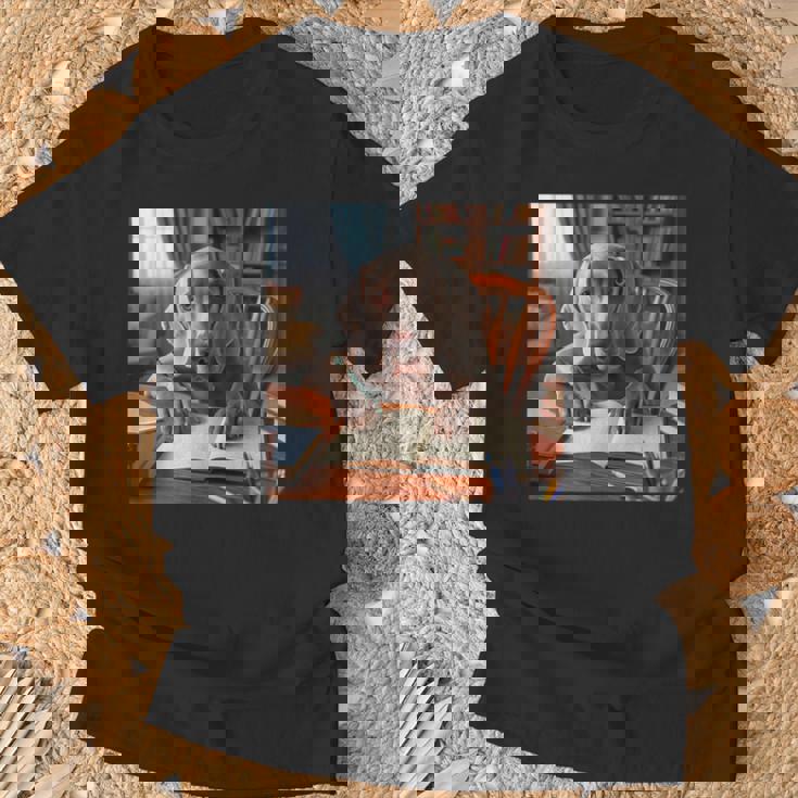 書斎でワイマラナー犬を書く詩 3 Tシャツ 高齢者への贈り物