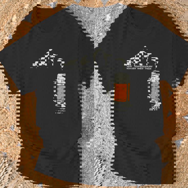 月曜日から金曜日のビールのおかしい仕事の週の飲むチームのギフトへの月曜日 Tシャツ 高齢者への贈り物