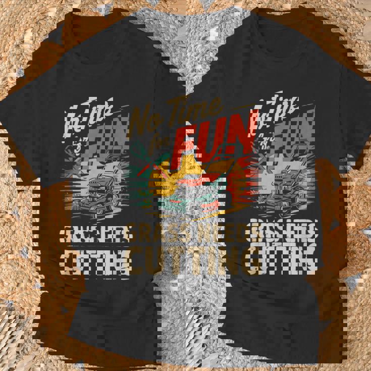 楽しい草刈りの必要がない 面白い芝刈り Tシャツ 高齢者への贈り物