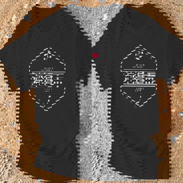 沖縄日本 沖縄市日本 Tシャツ 高齢者への贈り物