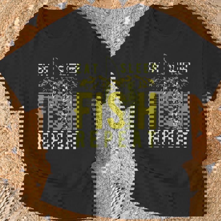 漁師のために睡眠魚を繰り返し面白い引用を食べる Tシャツ 高齢者への贈り物