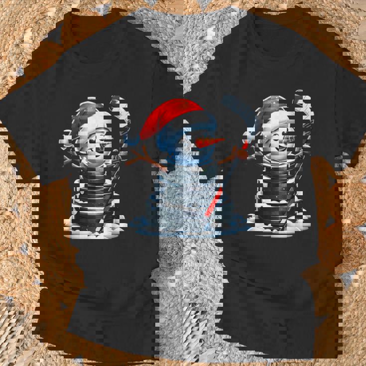 漫画 アイスホッケーパック 雪だるま サンタ帽子付き クリスマス Tシャツ 高齢者への贈り物