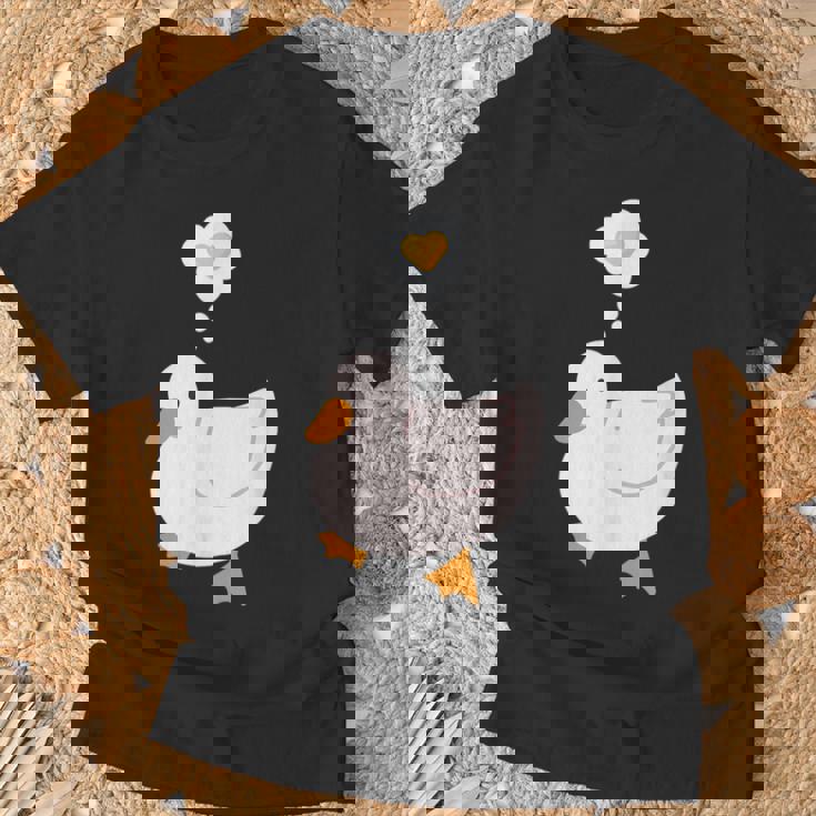 目玉焼きのハートがかわいいアヒル好きのデザイン。 Tシャツ 高齢者への贈り物