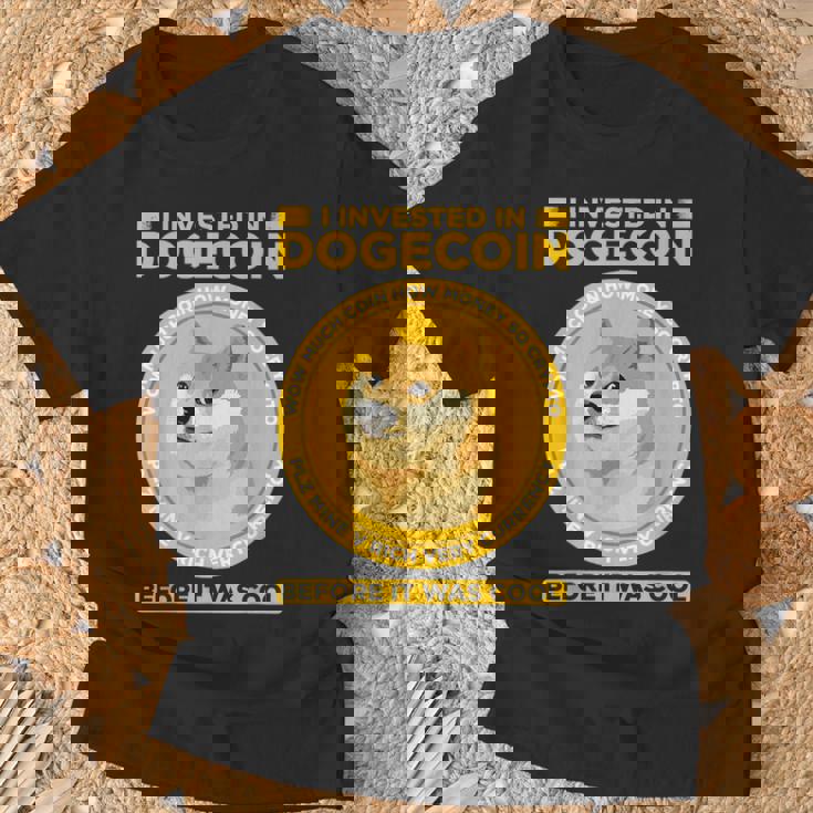 私は面白い暗号通貨のユーモアの前にドージコインに投資しました Tシャツ 高齢者への贈り物