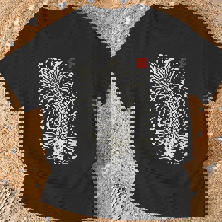 穏やかな鯉 日本禅芸術 平和な水庭鯉 Tシャツ 高齢者への贈り物