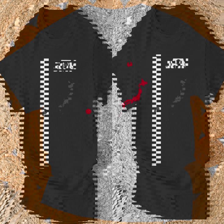 縦型日本国旗、文字「Japan」&シルエットマップ Tシャツ 高齢者への贈り物