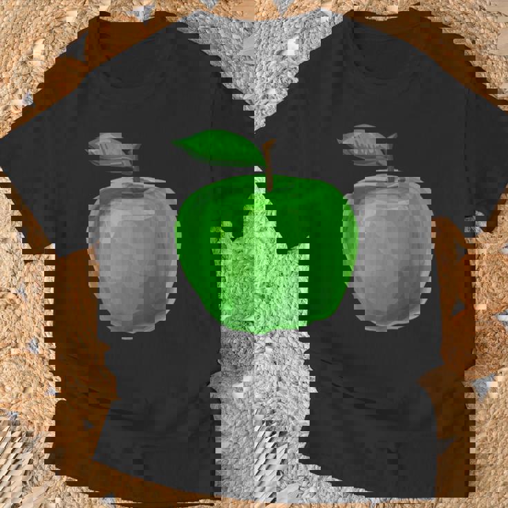 美しい青りんごを彩った果物や果物のりんご。 Tシャツ 高齢者への贈り物