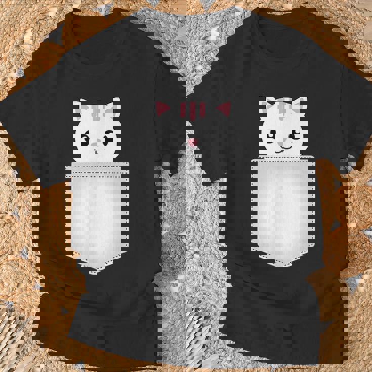 胸ポケットの猫 Tシャツ 高齢者への贈り物