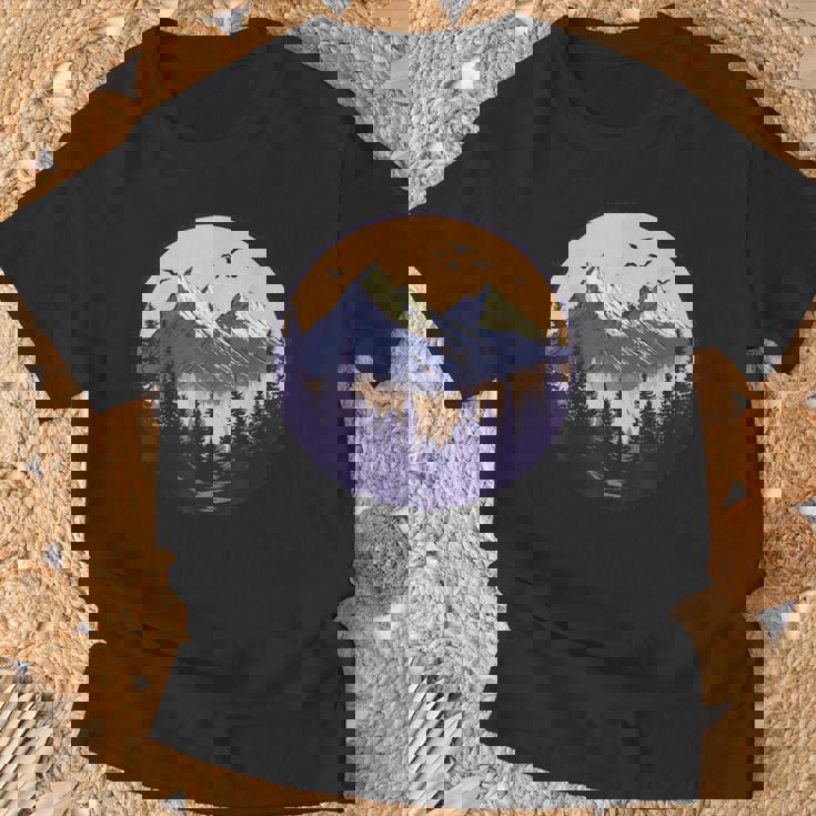 自然の中でのハイキング、ハイキング Tシャツ 高齢者への贈り物