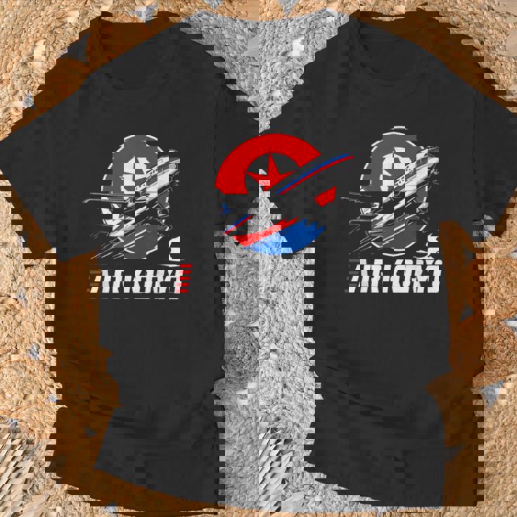 航空高麗 北朝鮮航空母艦 ソビエトツポレフ キム・ジョン Tシャツ 高齢者への贈り物