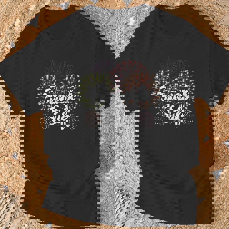 花火スタッフ 爆発の後ろに留まる花火 Tシャツ 高齢者への贈り物