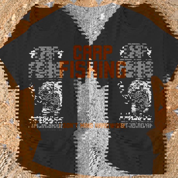 苦労をいとわないからこそのカープフィッシング Tシャツ 高齢者への贈り物