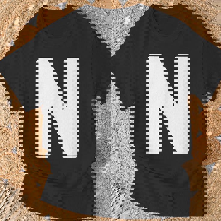 英文字 N 大文字 アルファベット モノグラム イニシャル Tシャツ 高齢者への贈り物