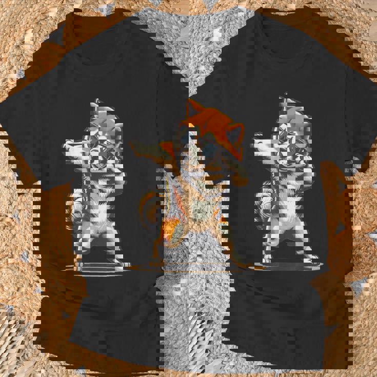 軽く叩く秋田犬 踊る軽く叩く犬 Tシャツ 高齢者への贈り物