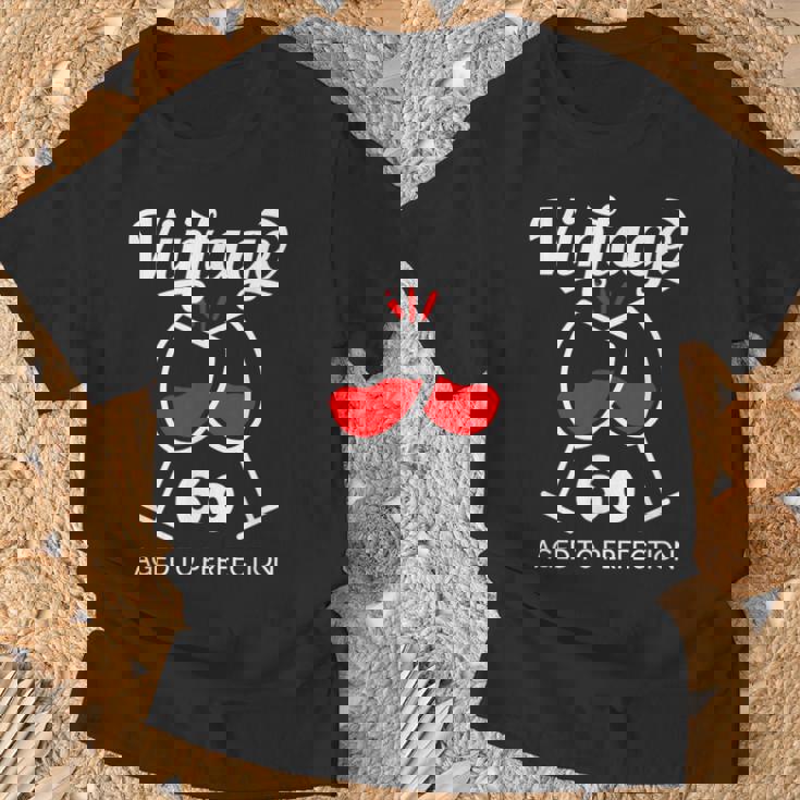 還暦祝い ワイン好き 酒好き 父 母 男性 女性 60歳お祝いintage Aged To Perfection Tシャツ 高齢者への贈り物