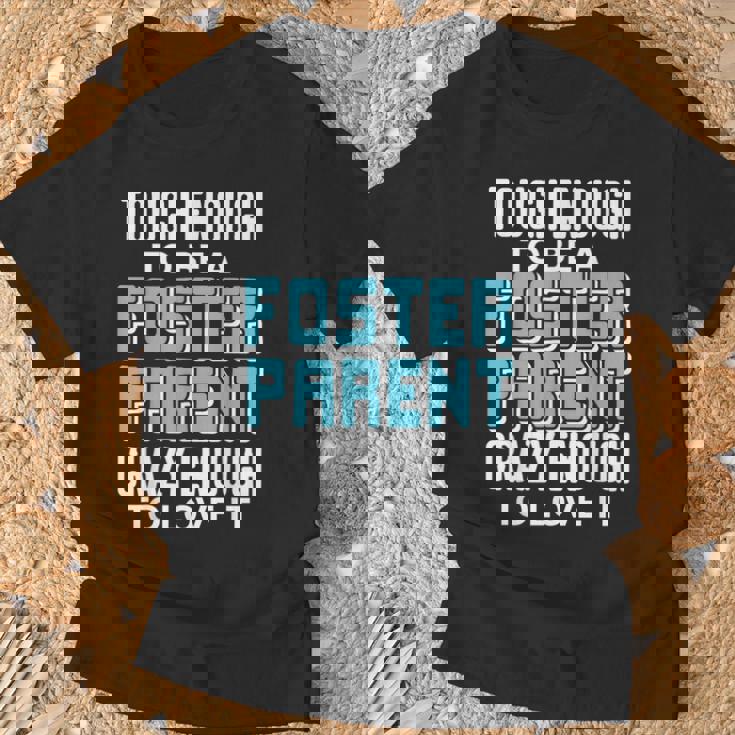 里親になるには十分な強さと情熱 Tシャツ 高齢者への贈り物