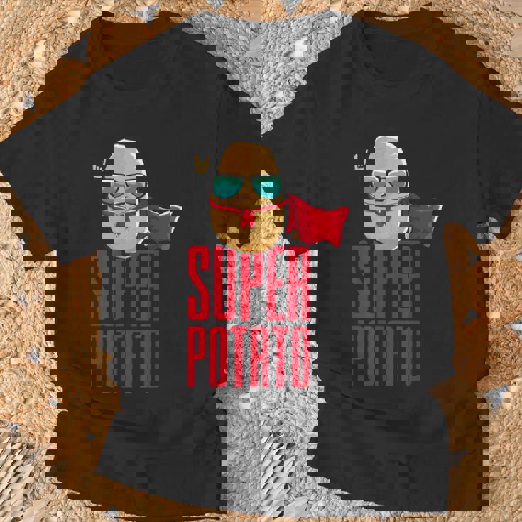 面白いかわいいスーパーポテトアニメ衣装グラフィックデザイン。 Tシャツ 高齢者への贈り物