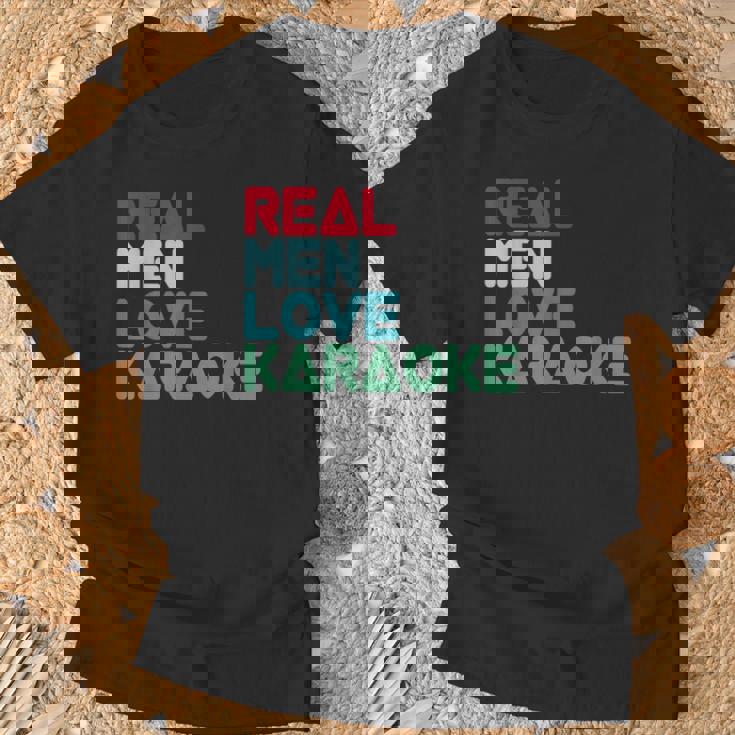 面白いカラオケ格言デザイン カラオケ バー カラオケ歌手 Tシャツ 高齢者への贈り物