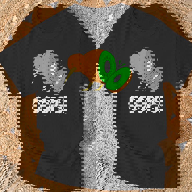 面白いキウイフルーツ キウイ鳥 Tシャツ 高齢者への贈り物