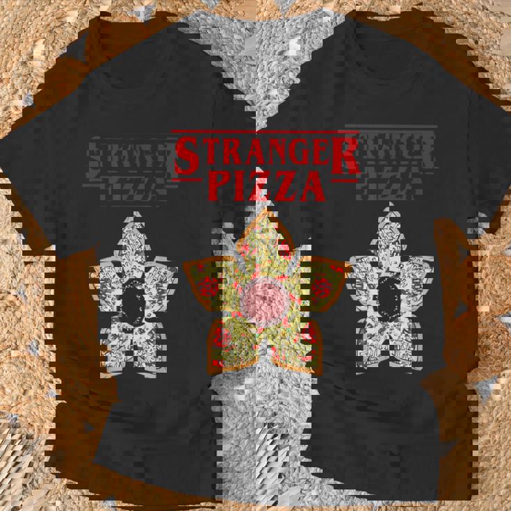 面白いストレンジャー・ピザ・シングス Tシャツ 高齢者への贈り物