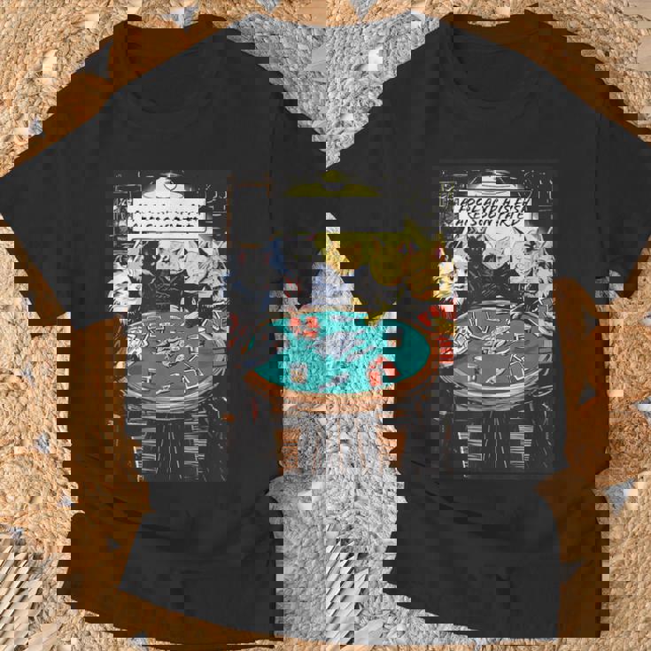 面白い猫のグラフィックプレイの猫ポーカープレイヤーは深刻なポーカーをプレイします Tシャツ 高齢者への贈り物