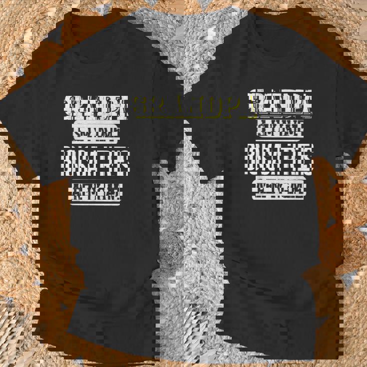 面白い盆栽の木 おじいちゃんへのギフト 父の日デザイン Tシャツ 高齢者への贈り物