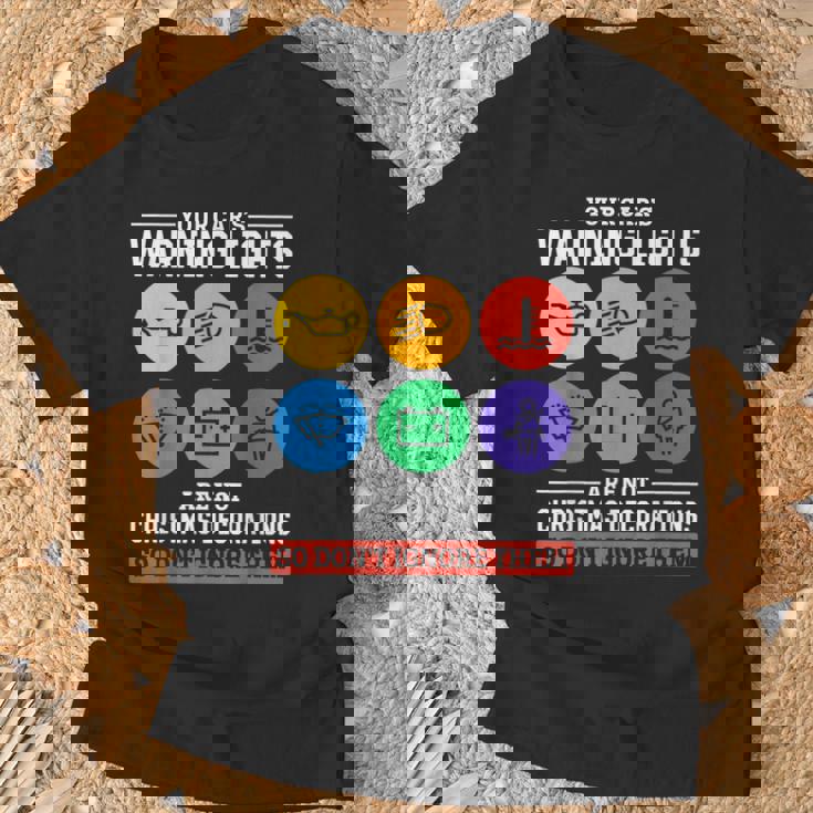 面白い車整備士のことわざ 自動車整備士 面白いメカニック Tシャツ 高齢者への贈り物