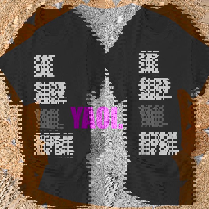 食べて寝てヤオイリピートヤオイボーイの恋愛漫画 Tシャツ 高齢者への贈り物