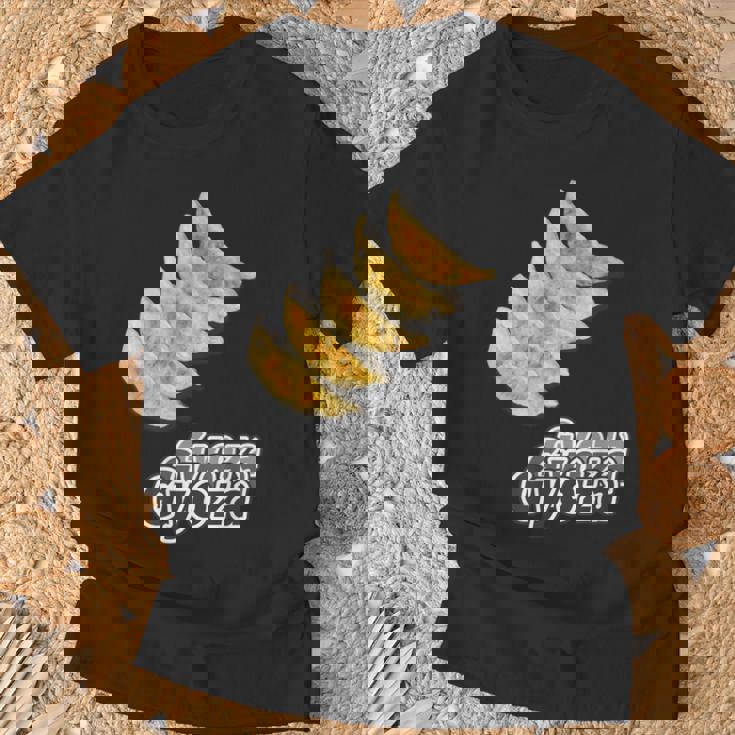 餃子 ぎょうざ Gyoza【中華 Okazu】ご飯タイム【変なtシャツ屋さん】面白い ポップ デザイン イラスト Tシャツ 高齢者への贈り物