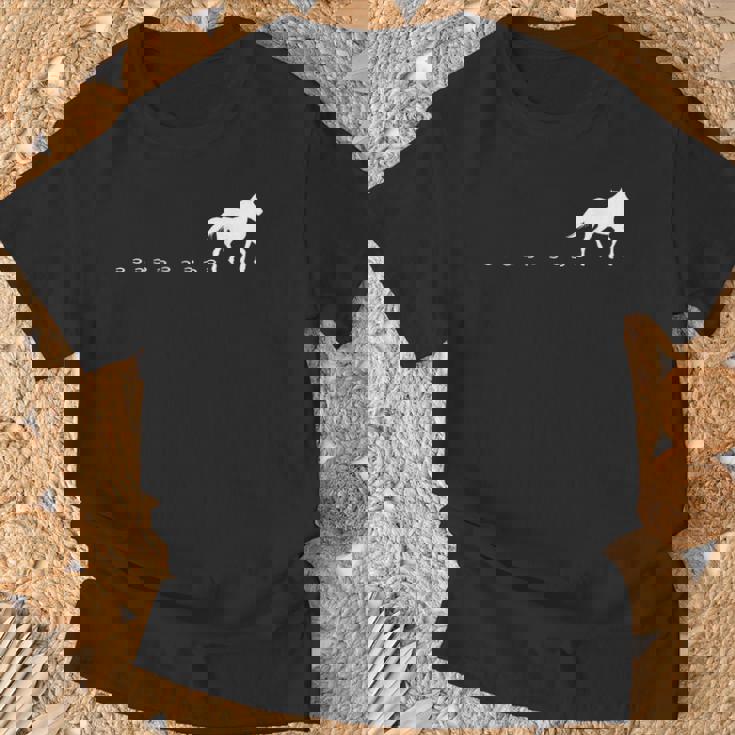 馬の線路、馬蹄、乗馬。 Tシャツ 高齢者への贈り物