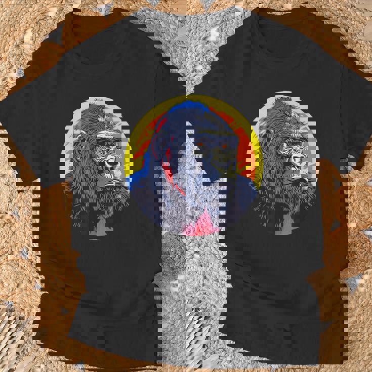 鮮やかなゴリラのイラスト、大胆な色。 Tシャツ 高齢者への贈り物