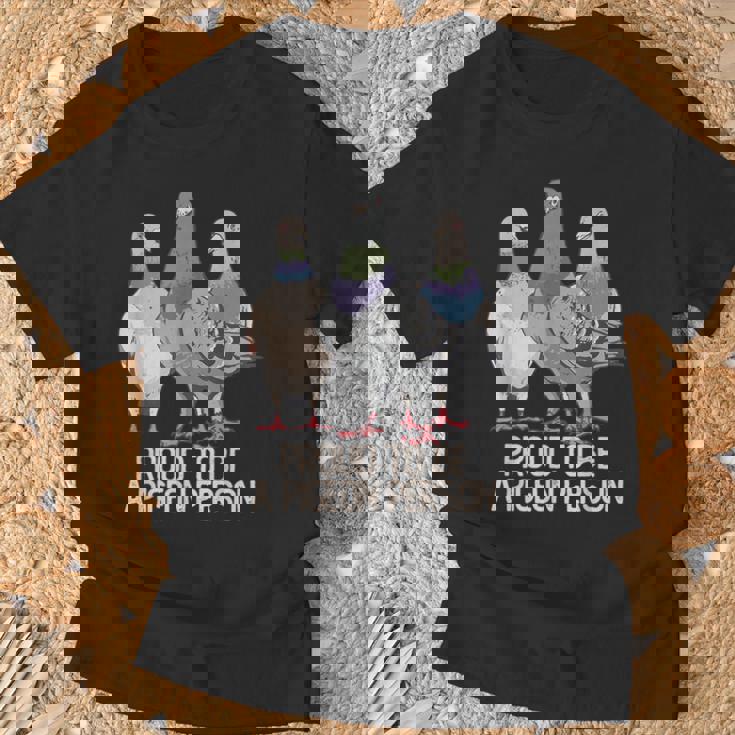 鳩の人であることを誇りに思う鳩好き。 Tシャツ 高齢者への贈り物