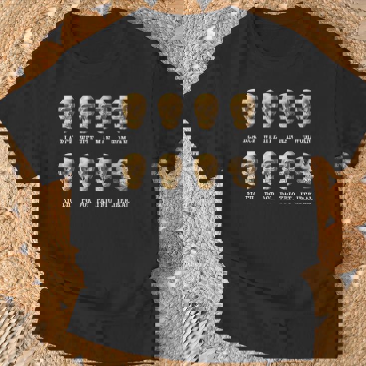 黒人白人男性女性リッチプアーパトリオットリベラル・スカル Tシャツ 高齢者への贈り物