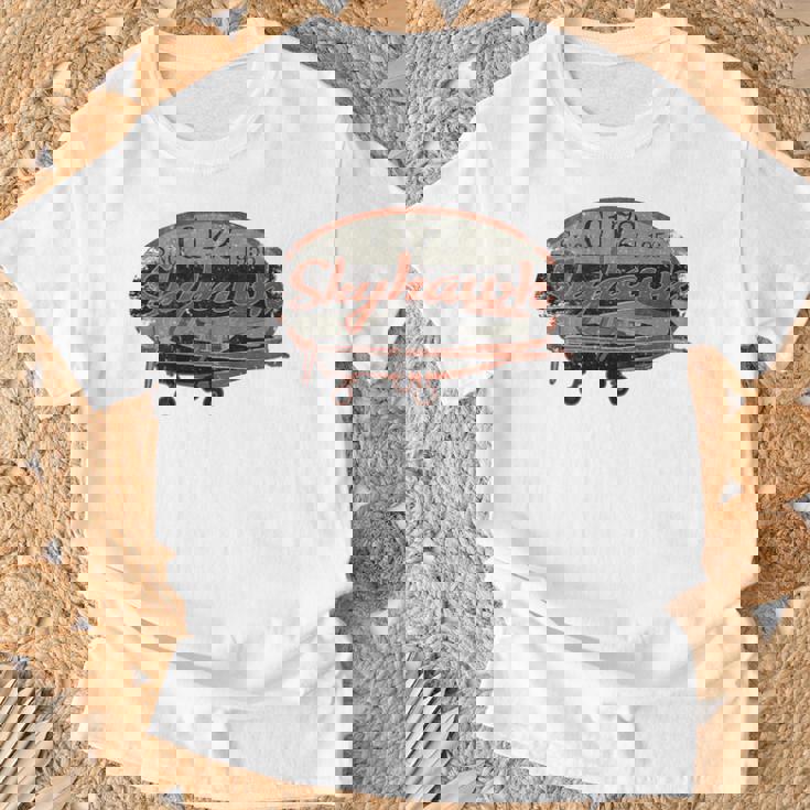 172Kyhawk ヴィンテージ レトロ 飛行機 フライングパイロット Tシャツ 高齢者への贈り物