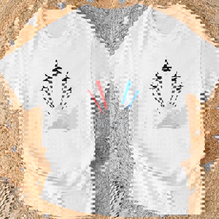 7月4日アメリカ独立記念日戦闘機ジェットクールグラフィック Tシャツ 高齢者への贈り物